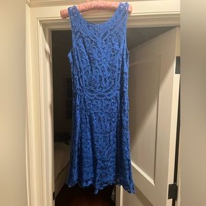 Lilly Pulitzer Ladies royal blue laced midi dress. Size Medium.
